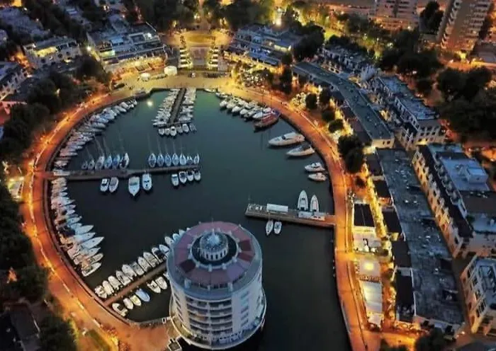 Il Sorriso Romagnolo 米萨诺阿德里亚蒂科